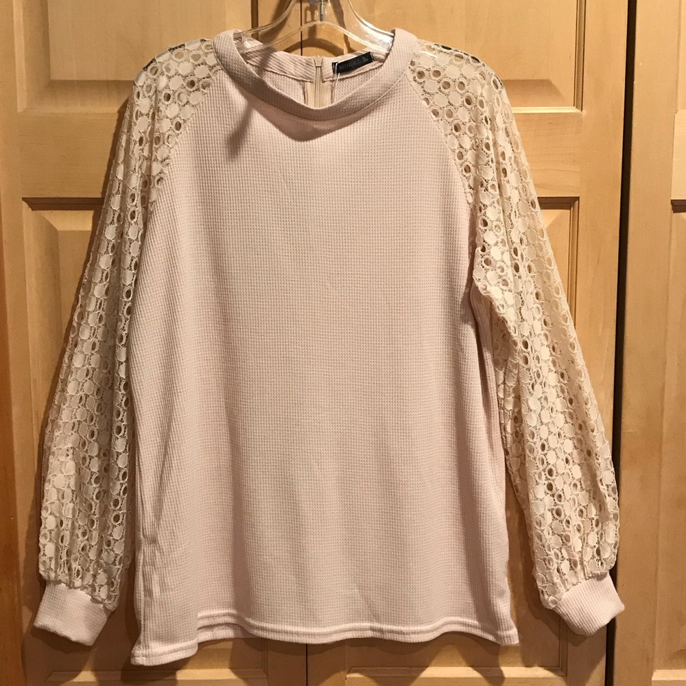 New MIHOLL Lace Sleeve Long Sleeve Top